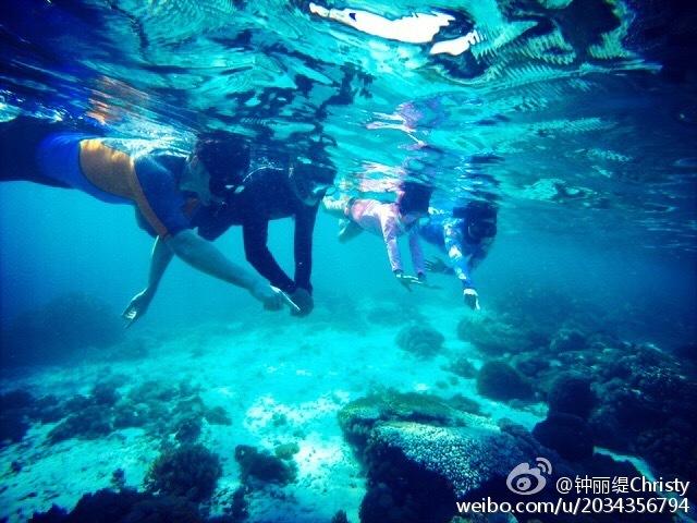 冲浪女孩逃脱